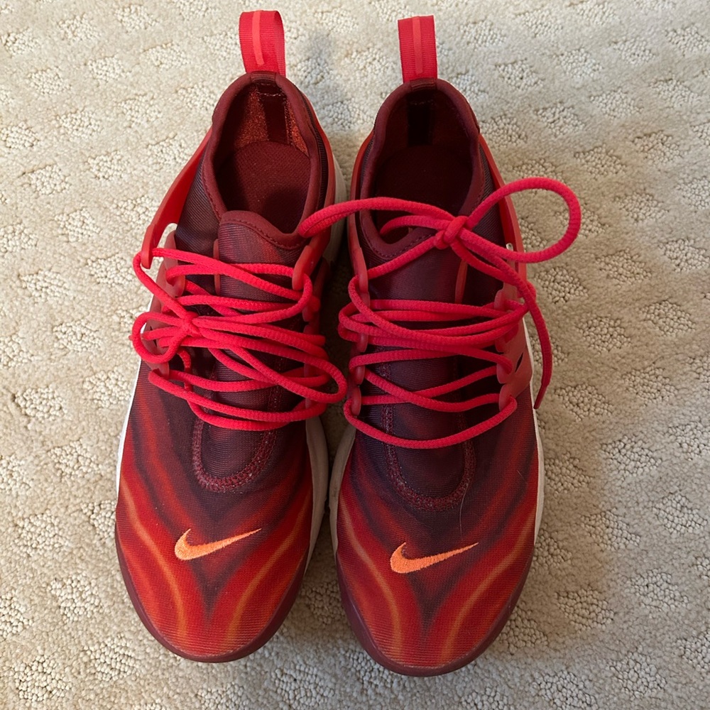 Nike Women's Red and Orange Wave-Pattern Sneakers